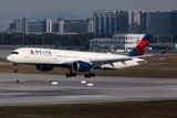 DELTA AIRBUS A350 900 ICN RF 002A3638.jpg