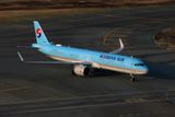 KOREAN AIR AIRBUS A321 NEO HKG RF 002A5960.jpg