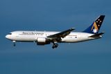 ANSETT AUSTRALIA B767 200 VH-RMK K S 2046.jpg