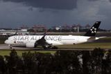 THAI AIRBUS A350 900 SYD RF 002A6861.jpg