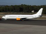 B737-400 9H-AMW
