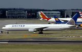 B777-400 N78060 
