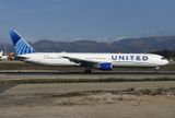 B767-400 N66051 
