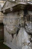 Istanbul Archaeology Museum Garland sarcophagus 2nd C CE 2947.jpg