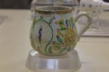 Istanbul inili Kşk Kthaya ware Mug with handle first half of 18th century 3719.jpg