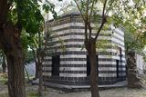 Diyarbakır Nasuh Paşa Camii Trbe nearby in 2024 6984.jpg