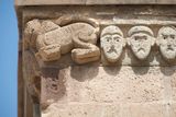 Akdamar Heads at roof relief 4304.jpg
