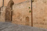 Mardin Ulu Camii Courtyard view to prayer hall in 2025 1020.jpg