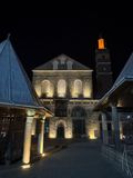 Diyarbakır Ulu Camii Facade west of courtyard 1551.jpg