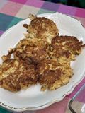 07-23 Larrys MARYLAND crab cakes i9353