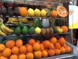Fruit shot on the fly - Moroc-i0283