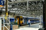 06 15 Glasglow train station 5236