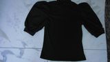 38 SHEIN zwarte blouse met pofmouw 11,00