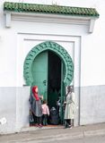 Entre dune mosque rserve aux femmes et enfants.