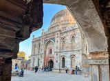 Bara Gumbad, New Delhi