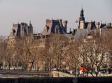 The Hotel de Ville de Paris. 