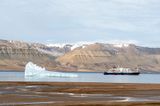 Hondius in Hurry Inlet