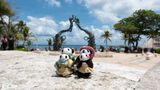 The Pandafords Visiting Parque Fundadores Portal Maya Statue