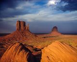 Mittens, Monument Valley, Navajo Tribal Park, AZ/UT