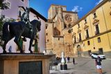 Cuenca. Escultura de Alfonso VIII