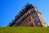 Paris. Montmartre: La Maison qui coule