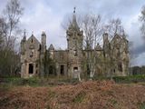 Ruins_of_Dunalastair_House.jpg