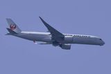 JAL Airbus A350-900, JA07XJ, Landing, Lowering Gear