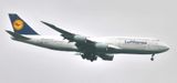 Lufthansa Boeing B-747-8, D-ABYX, Landing, Big Rain