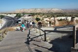 Climbing to the Three Beauties viewpoint