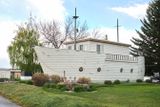 Boat-Shaped House