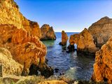 The crottos of the Ponta da Piedade 