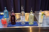 Learning to make gin-based cocktails