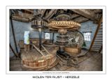 050 Steenzolder met 3 paar molenstenen