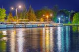 Le Boats At Night 90D65077-81