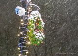Holiday Wreath In Snowstorm 90D134271-4