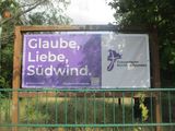 KURIOSES LINKS UND RECHTS DER STRASSEN IN KLADOW  IMG_6259.JPG