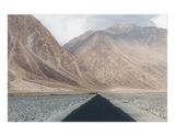 Road through Nubra Valley