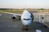 Boeing 777-367 (CX 505)