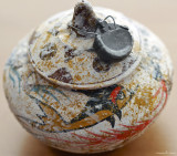 Perfume pot