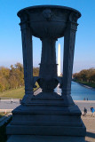 Lincoln Memorial facing the Washington Monument