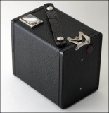 02 Kodak Six-20 Brownie D.jpg