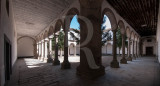 Claustro do Convento de Travanca (MN)