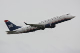 Embraer 175 (N129HQ)