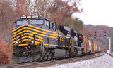 NKP 8100 leads NS 124 at Southfork, KY