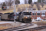 NS 1050 brings P&L train LSX1 off the Armstrong mine lead at McHenry Ky