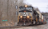 Southbound 295 with a battered old Dash-9 at Kings Mountain