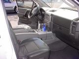 2005 Nissan 4x4 LEPower Captain Chairsfront driving areavery spacious