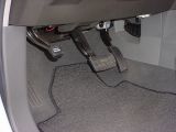 2005 Nissan 4x4 LEadjustable pedals