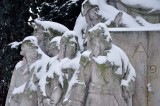 Snow in Paris, Monument aux morts devant la mairie de Paris 15e - 1273