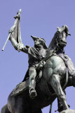 Plaza de Mayo statue